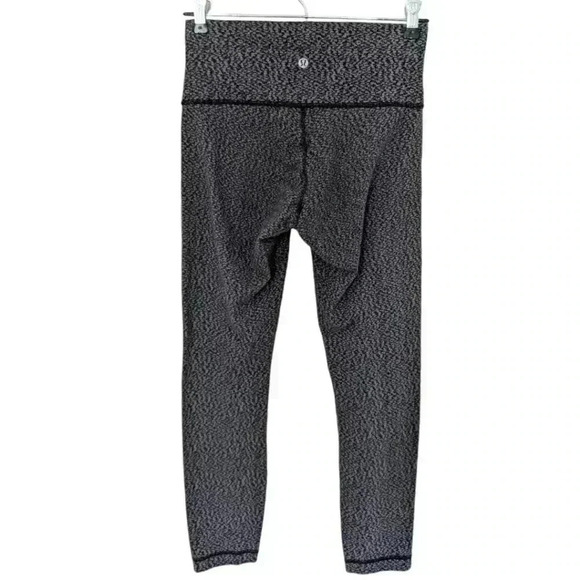 Lululemon High Times Pant Digi Pixie Black Pitch Grey 7/8 Length Women's size 6 - Picture 4 of 11
